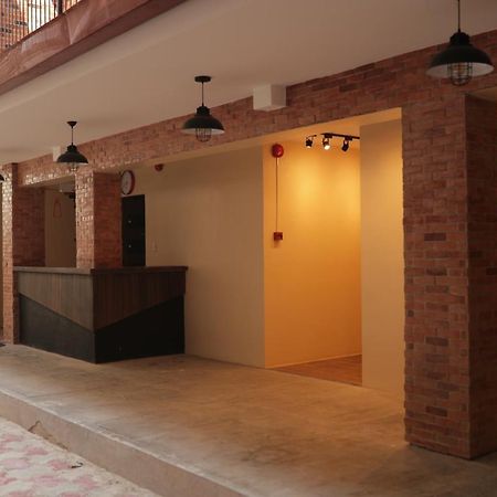 Cerca Hotel Balabag  エクステリア 写真