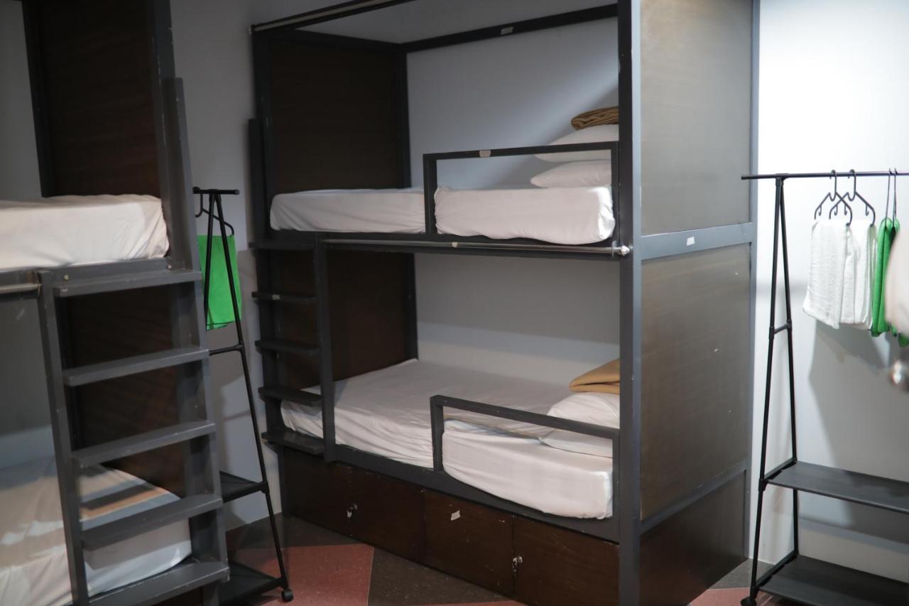 Cerca Hotel Balabag  エクステリア 写真