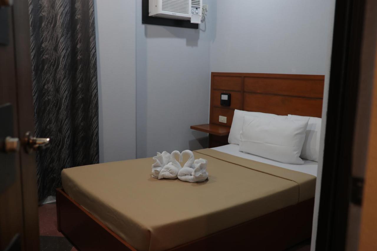 Cerca Hotel Balabag  エクステリア 写真